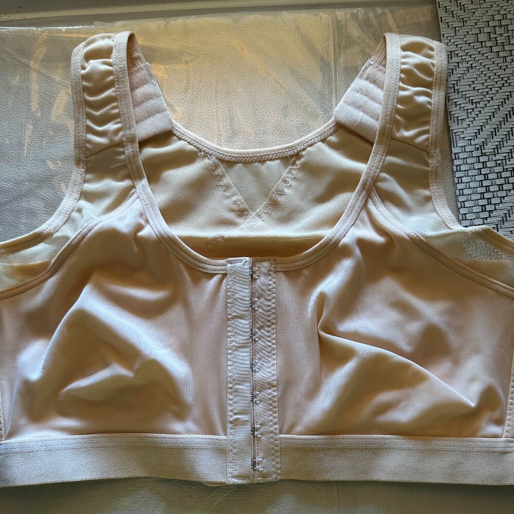Women Posture Corrector Bra Full Coverage Front Closure Wire Free Back Size M